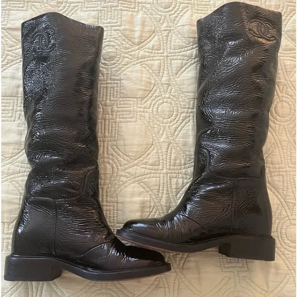 Chanel authentic winter boot with fur  inside - Picture 2 of 10